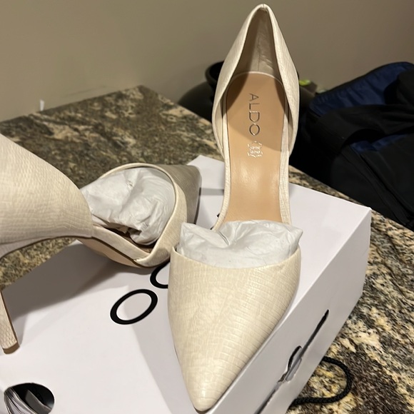 Also Selvealian heels - Picture 2 of 5